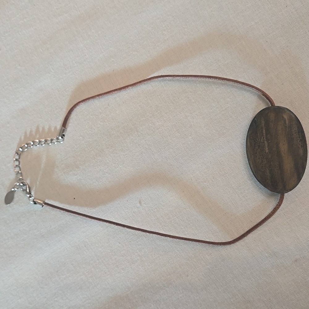 Leather and wood fashion necklace